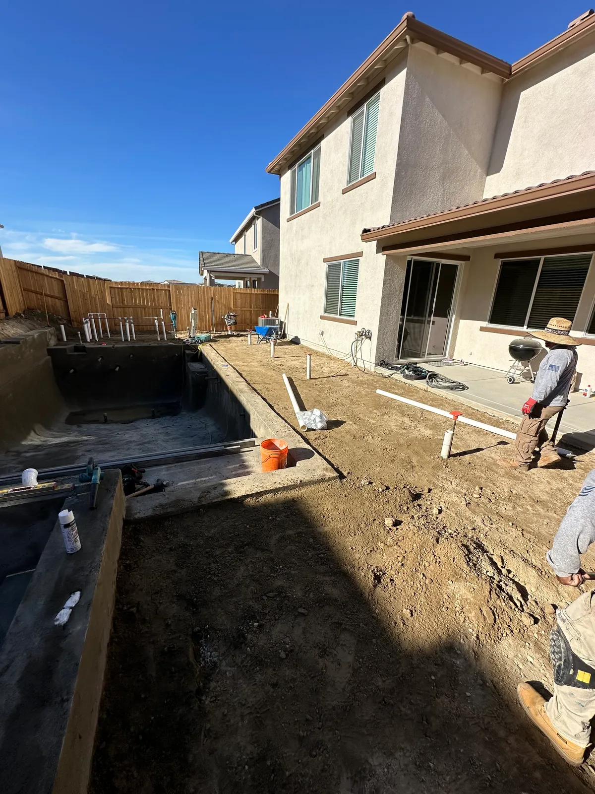 Drainage phase of a CJR pool project, photo 16
